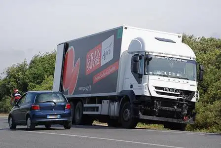 Incidente tir macchina roma