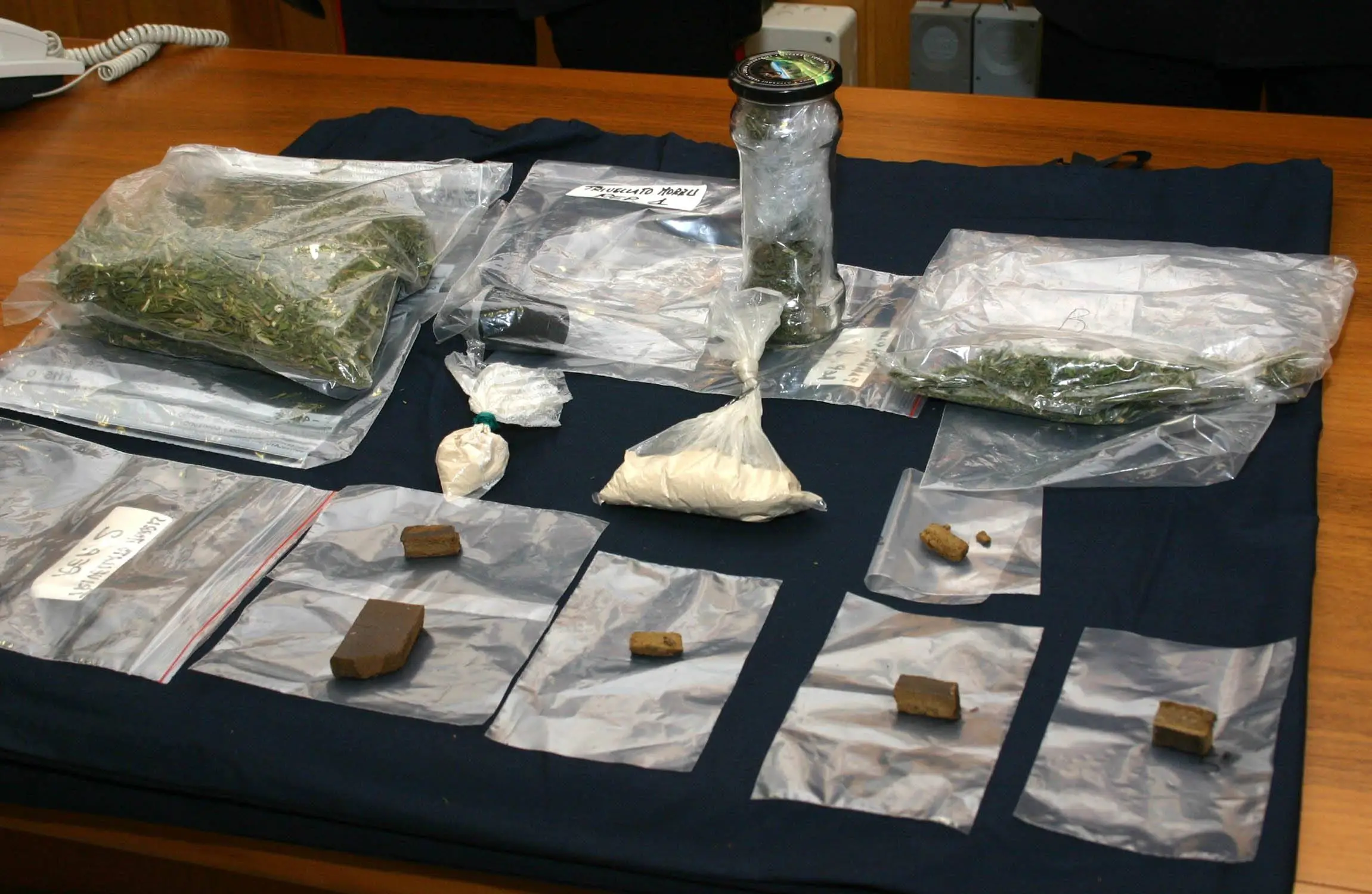 arresti a roma per spaccio droga 