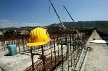 interruzione lavori edificazione palazzo